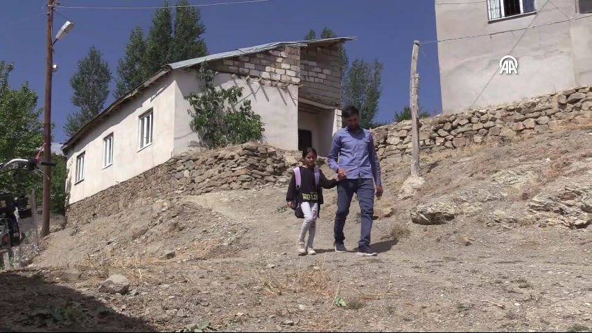 Bu okulda 3 yıldır tek bir öğrenci var. 9 yaşındaki Hasret artık sınıf arkadaşı istiyor - Resim: 4